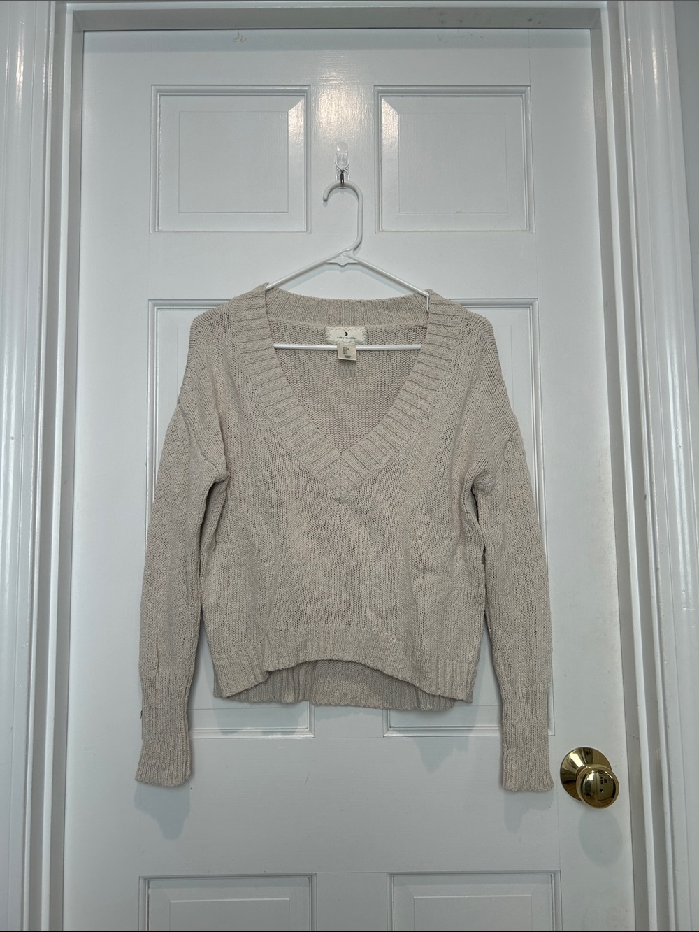 ruby moon Cream V-Neck Knit Pullover Sweater